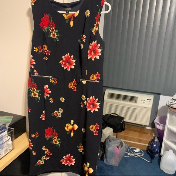 ENFOCUS Studio Floral Navy Blue Dress with Zipper detail. Size 14 - Picture 4 of 13